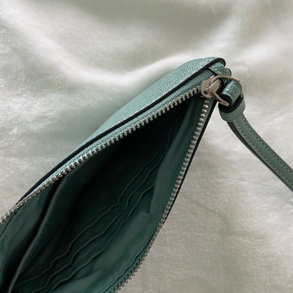 Coach wristlet - Picture 4 of 5